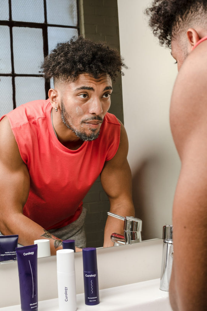 Age Gracefully: Essential Anti-Aging Skincare Tips for Men